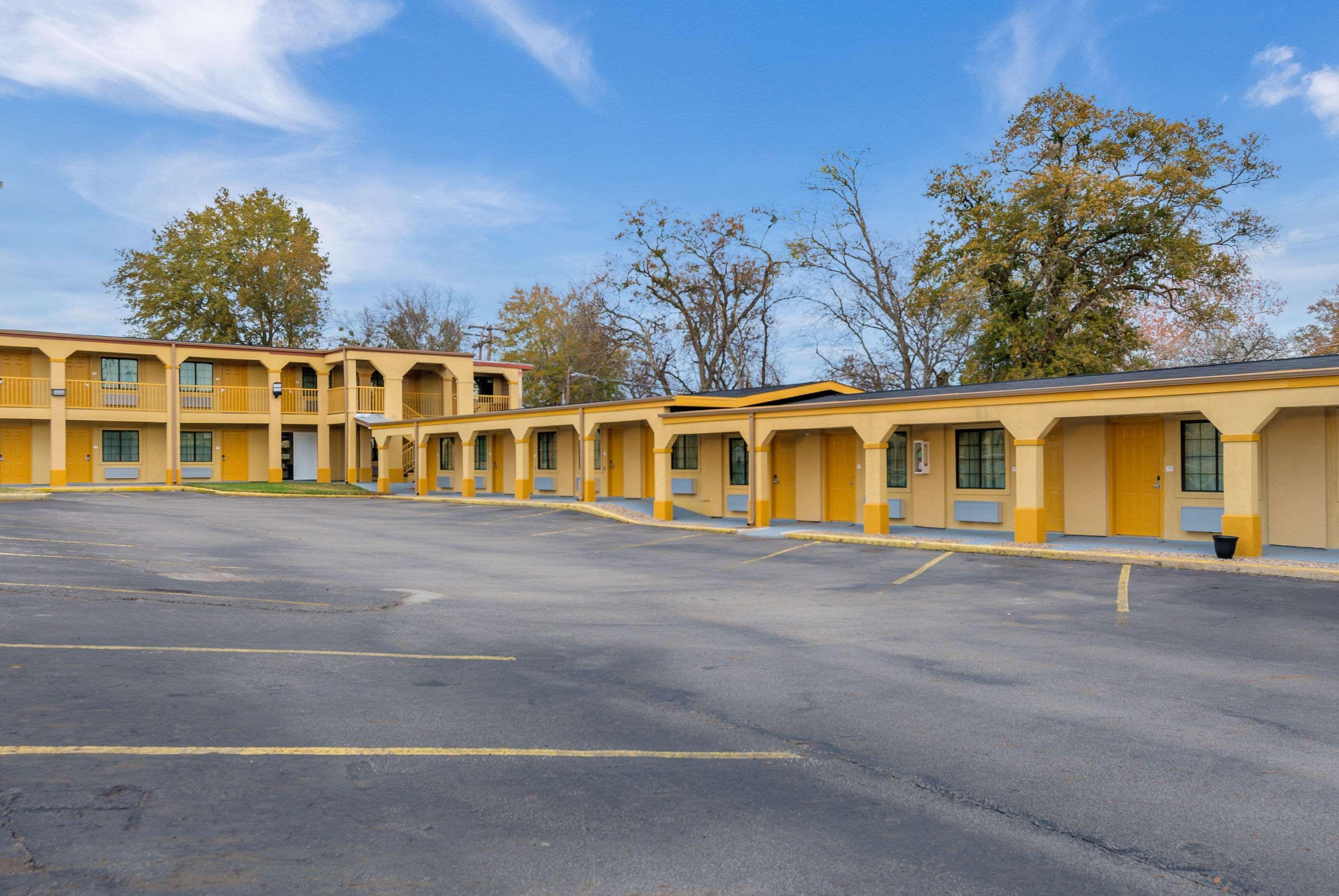 Hotel Super 8 By Wyndham Palestine Tx Exterior foto
